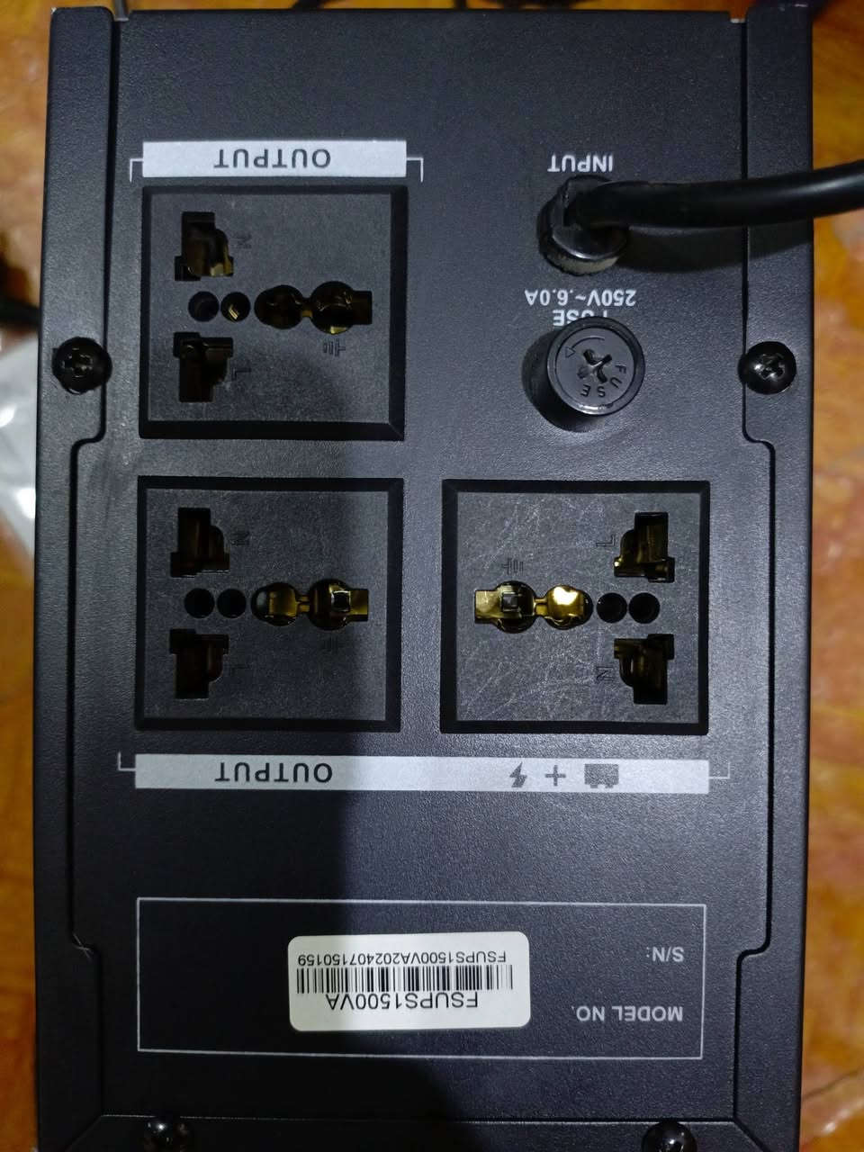 UPS MAXIME 1500W
شغال 100٪ وكارتونته موجوده كانما جديد بدلتله بطاريات جدد وكراتينهم موجودات 
السعر 75 الف المكان بغداد 
للاستفسار *********** ----*********** واتساب
