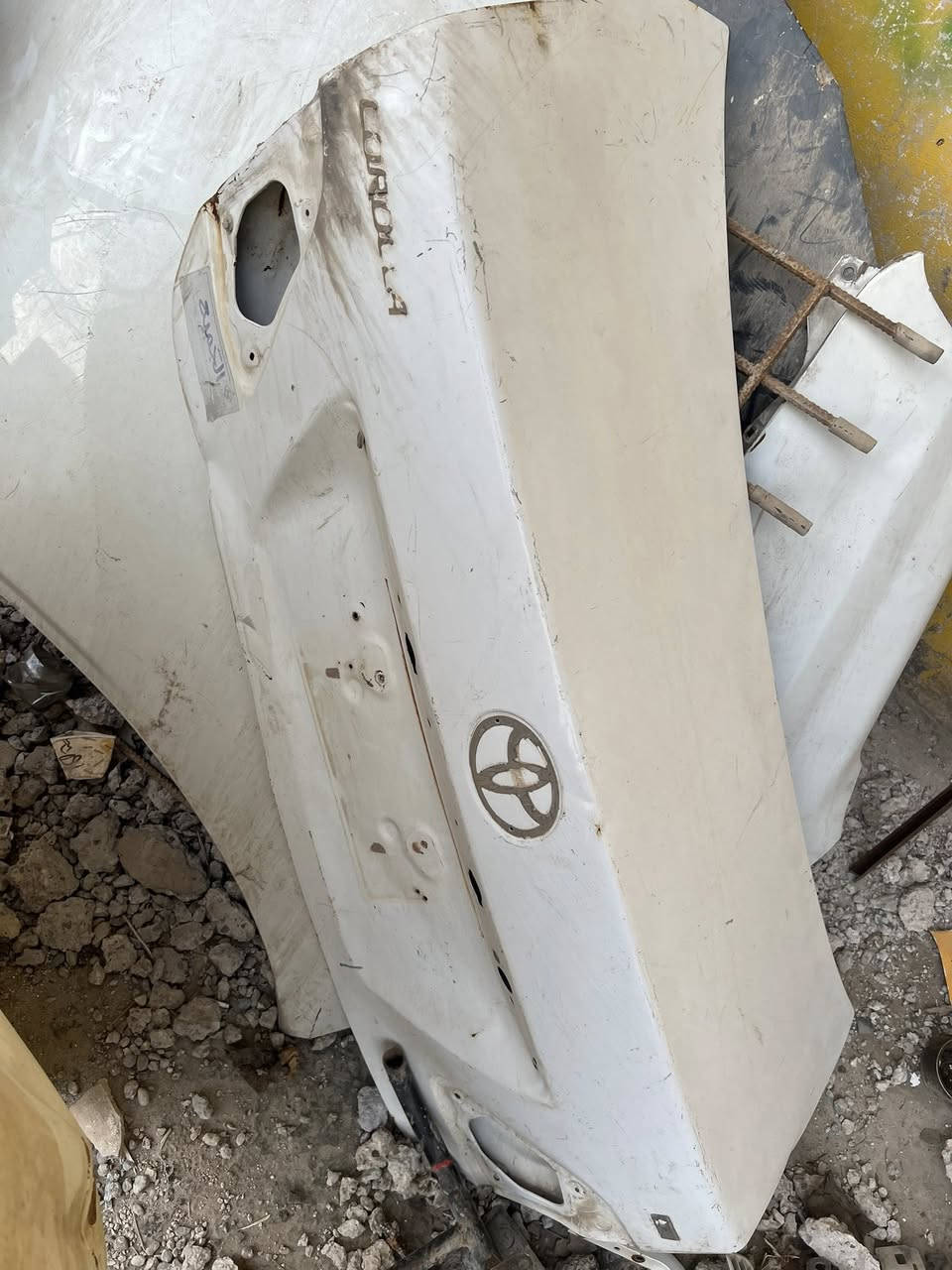 عندي هاي الغراض مال كورلا كلهن بلاديات صندوك كورلا١٩ وصندوك 2009 جاملغ امامي بنيد بي طخه خفيفه ومصلح بس بلادي *********** قيم واخذ
