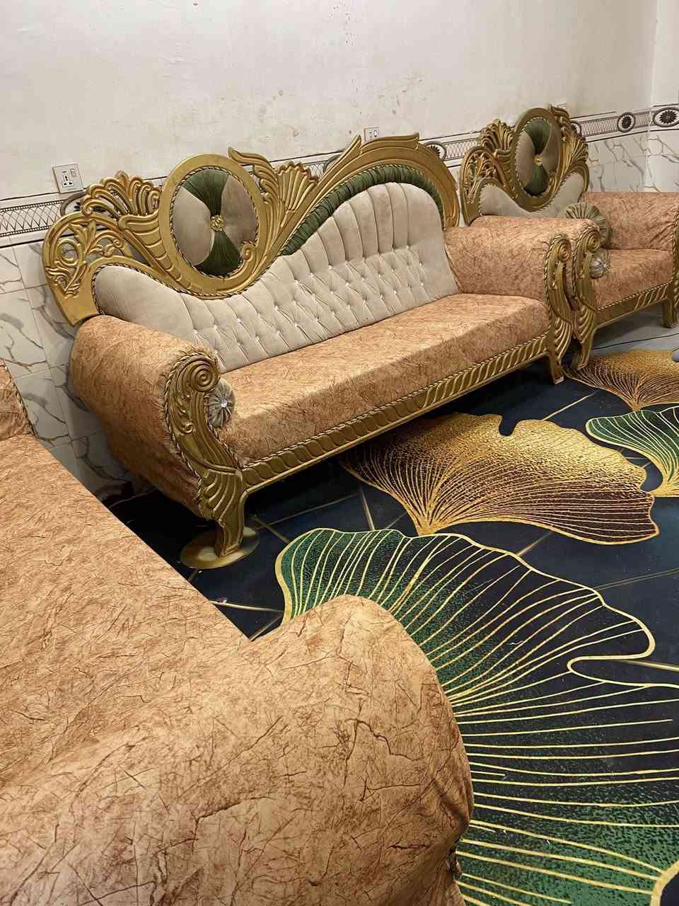 تخم ملكي 13 مقعد نضيف تسكام اي ضرر مابي السعر 425 وبي مجال المكان كربلاء ***********
