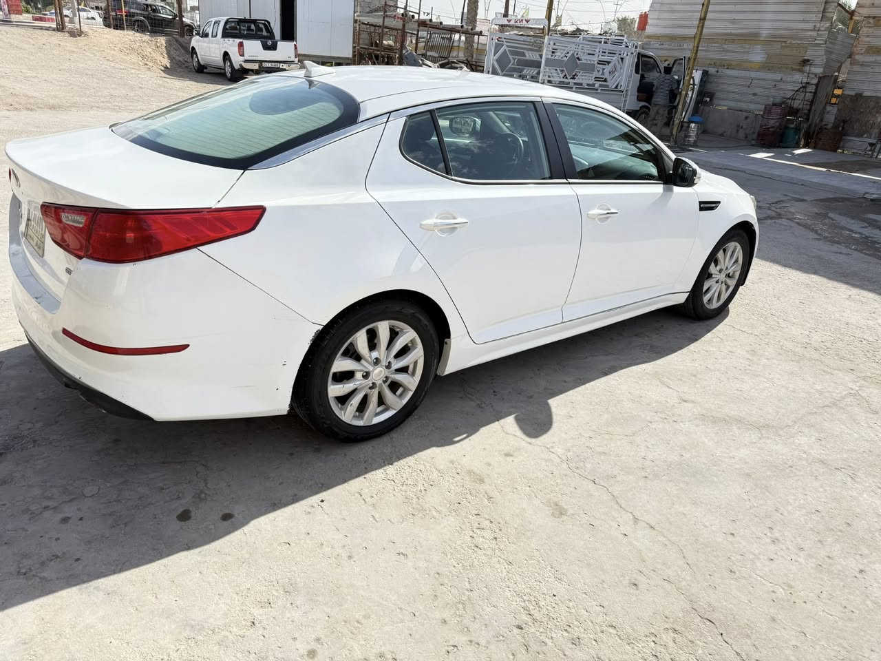 السلام عليكم كيا اوبتيما موديل2015 رقم بصره حره سنويه جديده السياره وارد امريكي حادث طرف البنيد و مدكر شاصي و لغد كفاله وهنه صار بيه مدكر خلفي دحجه خفيفه ولباقي كفاله محرك 2400 وكير جدد السياره جاهزه محرك وكير وحداده تخم تاير تبريد ثلج 
ماشيه 133 السياره ماناقصه ايشي العنوان البصره شط العرب السعر 108 وبيه مجال 
***********
