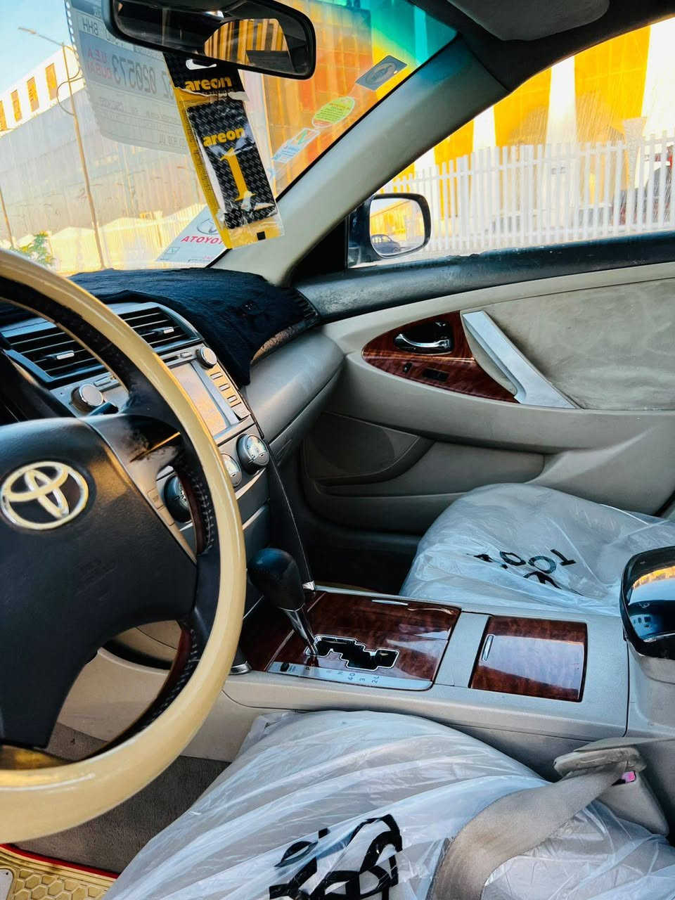 السلام عليكم
السعر((95))وبيه مجال
***********
للبيع كامري 2009 خليجي فول مواصفات اعلى فئه GLX  مكفوله كفاله عامه ضربه وكص قطعتين صبغ  .رقم بصره نكليزي سنويه ل 30 .مكينه وكير 2400مكفولات لاتبخير ولا تنقيص  حداديه جديده تخم تاير جديد  سياره جديده وجاهزه
مكاني ناصريه مركز. ناصرية, ذي قار
