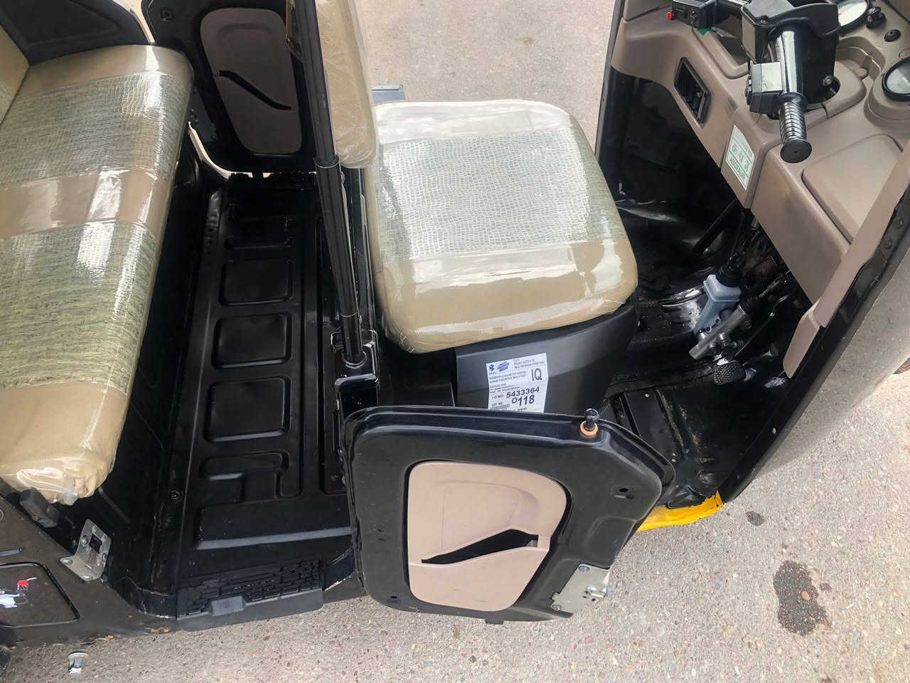 السلام عليكم تكتك للبيع 22 رقم وسنوية محرك كفاله بيه بس بارد جوه لبك لايت كشر كفاله تخم تاير دوشمه بجيس ***********.   .......  السعر 9700
