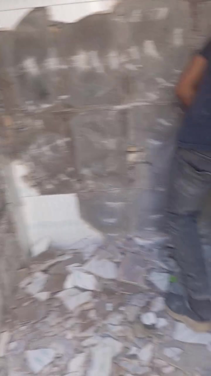 جزء من اعمالنه اليوم تكشير مستعدون الكافة الاعمال تفليش تكشير البيوت تدخيل وفرش سبيس وحدل وقلع ارضيات من الكاشي تزفيت الارباطات صب باتلو لنتن الاتصال على الرقم ***********
