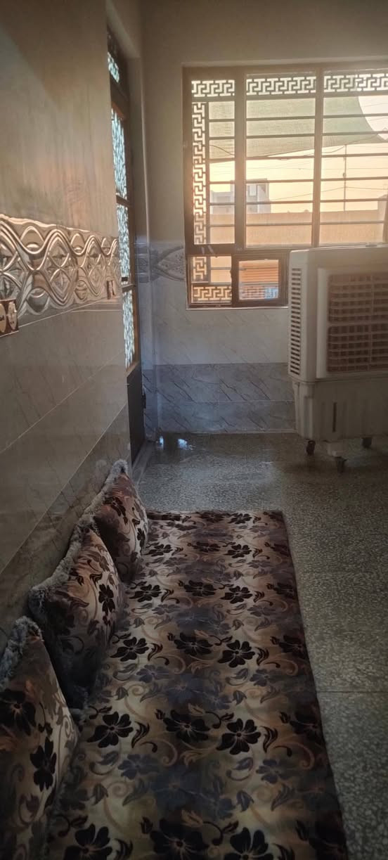 سلام عليكم
دار للبيع بعد حي صدام قبل مجمع هيما ستي في فرع الملعب منطقة راقية وهدوء وبالاضافة الى خدمات تبليط وكهرباء وماء ومنظومة انترنيت نت مجانية24 ساعة
سند زراعي حق التصرف
المساحة: 150 متر واجهة 7.5 متر ونزال 20 متر
الطابق الاول: يحتوي على غرفتين ومطبخ ومشتملات وهول واسع وصالة
يحتاج الطابق الاول الى ابواب داخلية وسقوف ثانوية فقط
الطابق الثاني: يحتوي على غرفتين احدى الغرف تحتوي على حمام سويت ومطبخ وسطح نازل بالاضافة الى سطح عالي
الطابق الثاني يعتبر هيكل ولكن مؤسس من كهرباء ومجاري 

الدار بناء 2024
السعر 100 مليون
للتواصل متوفر على الفيس
***********
