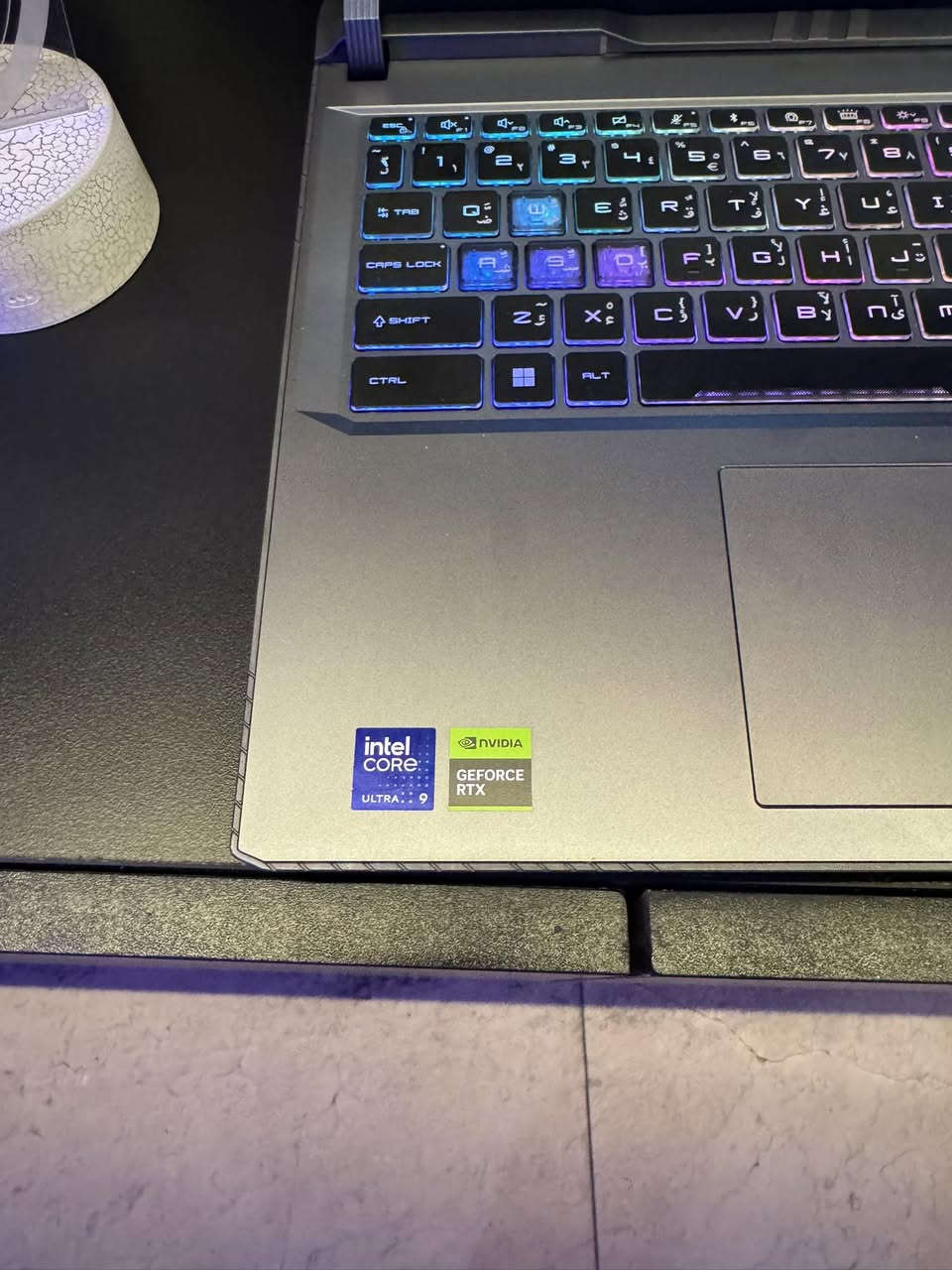 للبيع استخدام شهر
معالج Intel Core Ultra 9 275HX بسرعة 5.4 جيجاهرتز، 24 نواة، ذاكرة تخزين مؤقتة 36 ميجابايت، وحدة معالجة عصبية (NPU)
بطاقة معالجة الرسومات NVIDIA® GeForce RTX™ 5080 لأجهزة الكمبيوتر المحمول، بسعة 16 جيجابايت GDDR7، تدعم الذكاء الاصطناعي المتقدم مع 1334 AI TOPS، وتردد يصل إلى 2287 ميجاهرتز، وقوة رسومات قصوى تبلغ 175 واط مع Dynamic Boost. *قد تختلف حسب السيناريو
ذاكرة وصول عشوائي DDR5-6400 بسعة 16 جيجابايت حتى DDR5-6400 بحد أقصى 96 جيجابايت بفتحتين
وحدة تخزين SSD M.2 NVMe PCIe بسعة 1 تيرابايت
شاشة 16 بوصة QHD+ (2560x1600)، 240 هرتز، مستوى IPS
4,850,000 دينار عراقي بيها مجال بسيط


**إذا كنت صاحب هذا الإعلان وتريد حذفه لأي سبب، رجاءا أرسل رسالة إلى الدعم الفني**