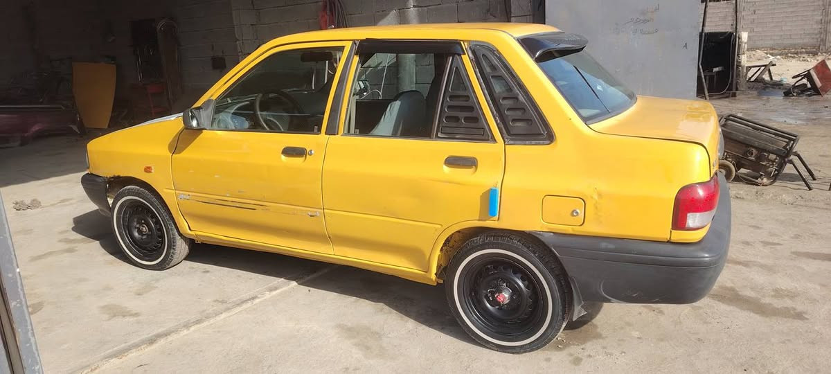 سلام عليكم سايبه للبيع موديل 2012 رقم ألماني جديد سياره مكينه وكير وحداديه مكفوله مصفره هيه وغرامات تصل ***********
