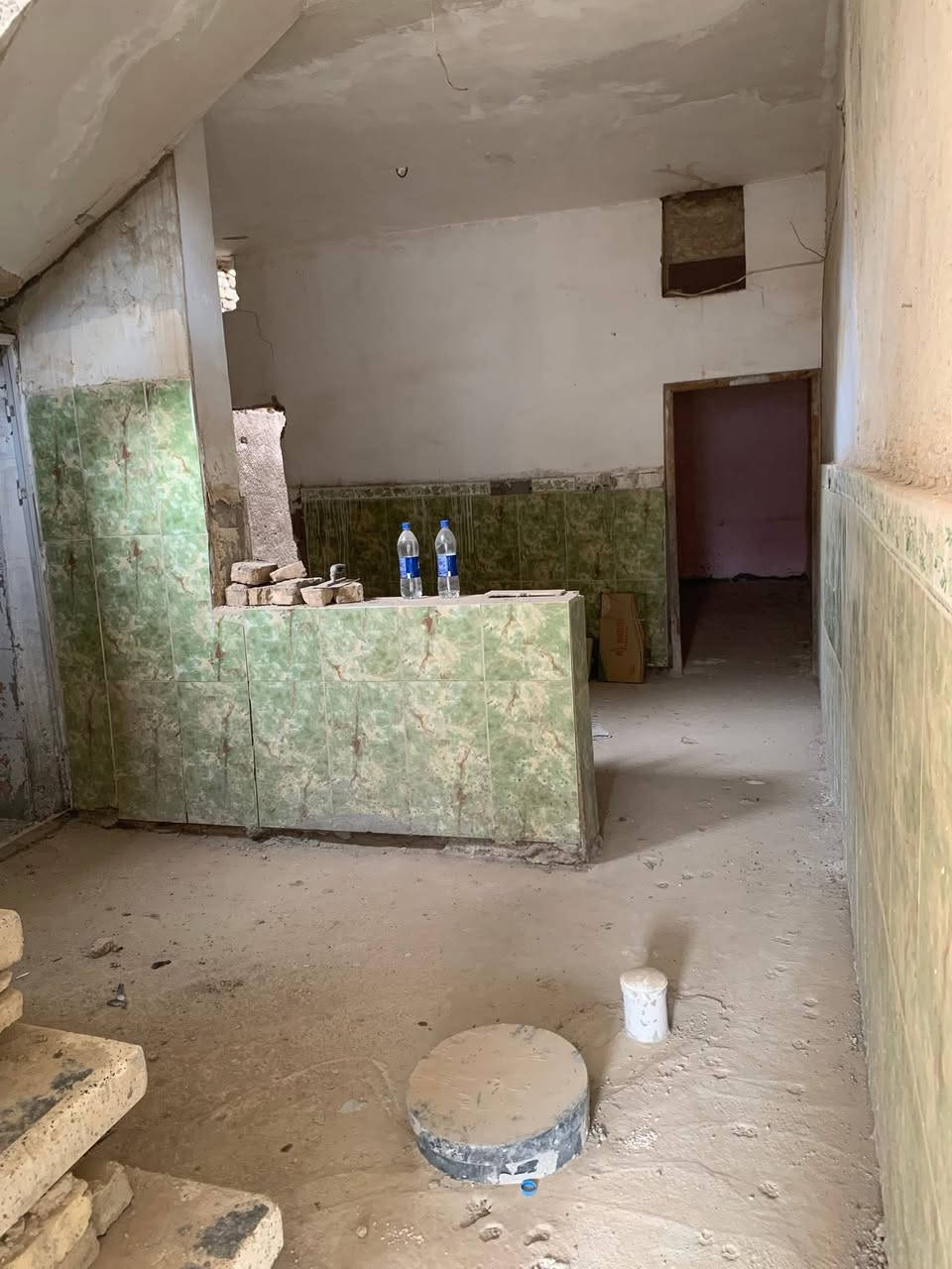 اعادة نشر بسبب الوعود الكاذبة
السلام عليكم بيت للبيع مساحة 100 متر طابو صرف طابق واحد الواجهة 5 والنزال 20 في منطقة الحسينية بال10000 شارع الخدمات مسقط فرع اسواق ليمونة قرب مدرسة عراق الخير السعر 31 وبي مجال (بدون اقساط)
للاستفسار والتواصل فقط على الرقم ***********
