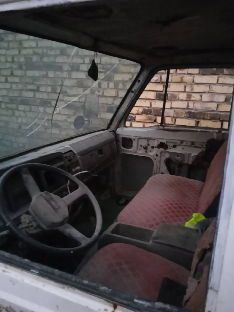 سلام عليكم كيا دانيه سعرها 30 ورقه بيها مجالحمل رقمها مثنى ماكينه جديده نقره طائرات بحاله جيده طلبوا بديه 4:30ه سياره تشتغل وتمشي مكانها بالحله بنادير ثالثه رقم الهاتف ***********
