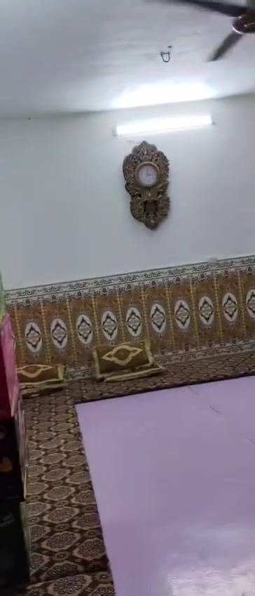 بيتين البيع مع دونمين كامل الخدمات تبعد عن الشارع 140 متر ***********
***********
