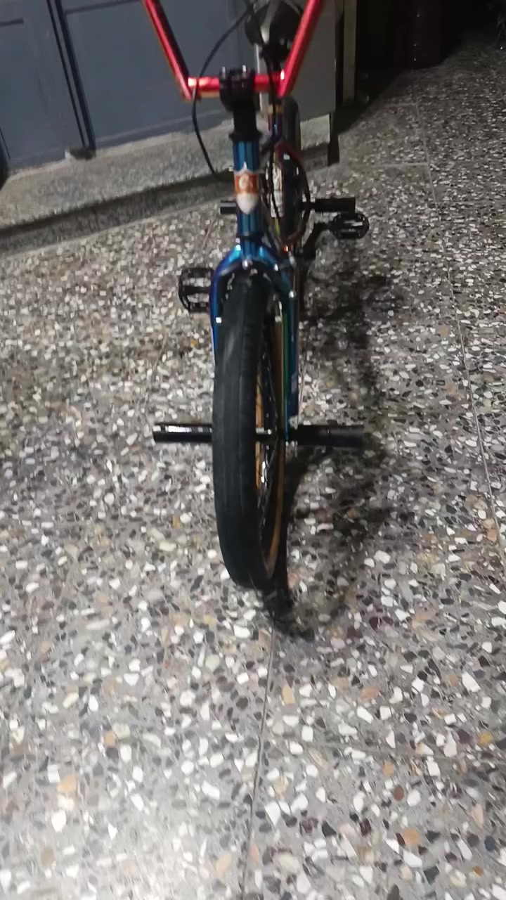 السلام عليكم
بايسكل رياضي للبيع كلش نظيف للبيع
السعر ١٦٠ الف وبي مجال
مكاني الغزالية
***********
