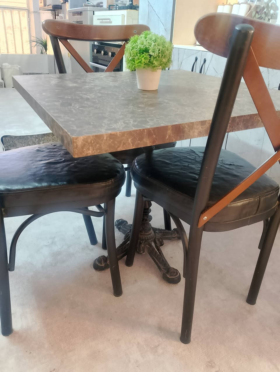 للبيع الميز فقط وب 30 ألف بسسسسس
***********
