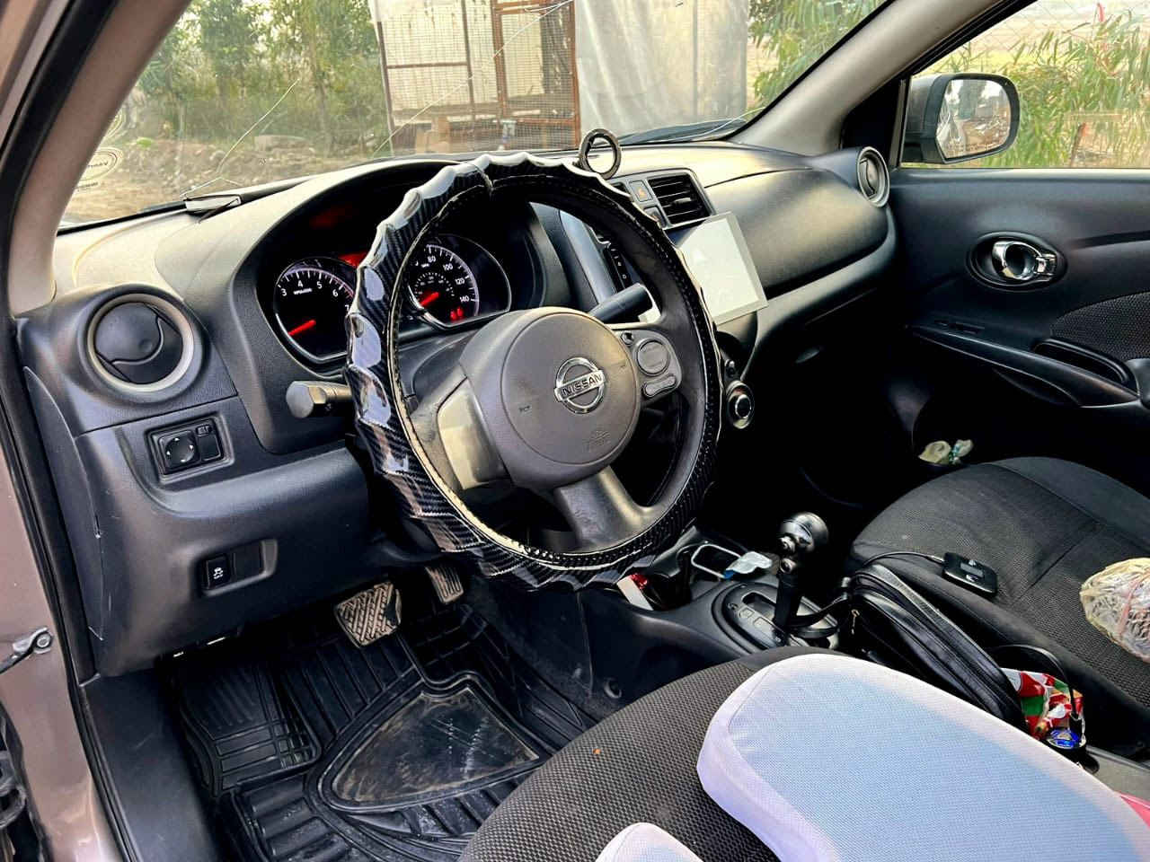 نيسان فيرسا ٢٠١٣
وارد أمريكي نقص بس دعامية 
حادثها بجم من امريكا ومسوي 
حدادية صدر قبل شهرين مبدلة 
كير مكينة خير من الله سيارة جاهزة مال بيت ومرتبة بيها نقوصات قليلة كلش العنوان بغداد
السعر ٧٨ وبيها مجال بسيط حك الجية صاحبها موجود تحويل مباشر  
غير متواجد على الفيس 
رقم الهاتف :*********** ابو زينب//مكلف بل منشور
