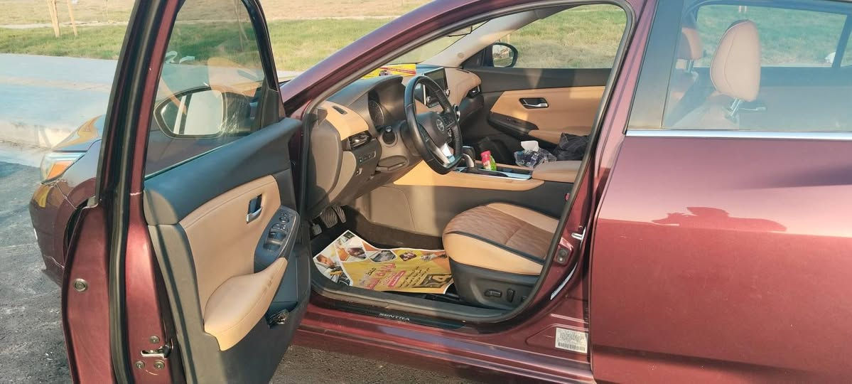 عندي هاي السينترا 22
sv+ فول للأخير
اريد اراوس ويه چالنجر

المواصفات:
رادارات امامي خلفي جانبي
مانع اصطدام خلفي وامامي
حساسات و كاميرا خلفيه
فتحة سقف
تحكم ستيرن
شاشة اعطال
داخل مشمشي بلاد
محرك وكير اكفلهن واشرطهن واضمنهن 
نظام ايكو وسبورت
بصمة تشغيل وابواب
كشن سائق كهرباء
كشنات اماميه وستيرن تدفئه
محرك 2.0

سيارة رقم سليمانيه 
حادثها بنيد وجاملق وتكمة السكن عكس السائق 
سيارة كلش اعتماديه واسافر بيها من البصرة لسليمانيه وكله امشي ١٦٠ و ١٧٠ والحمدلله ما رفعت بنيد صارلي ٩ اشهر من اخذتها فقط احط ماي للدبة مال زراك وابدل دهن غيرها ما رفعت بنيد 
عنواني بصرة ابي الخصيب حمدان
***********
