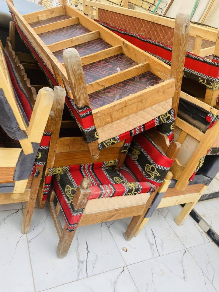 السلام عليكم
قنفات خشب للبيع مدوشمات دوشمه اصليه من إسفنج وقماش باقي التفاصيل الاتصال بالرقم 

***********
