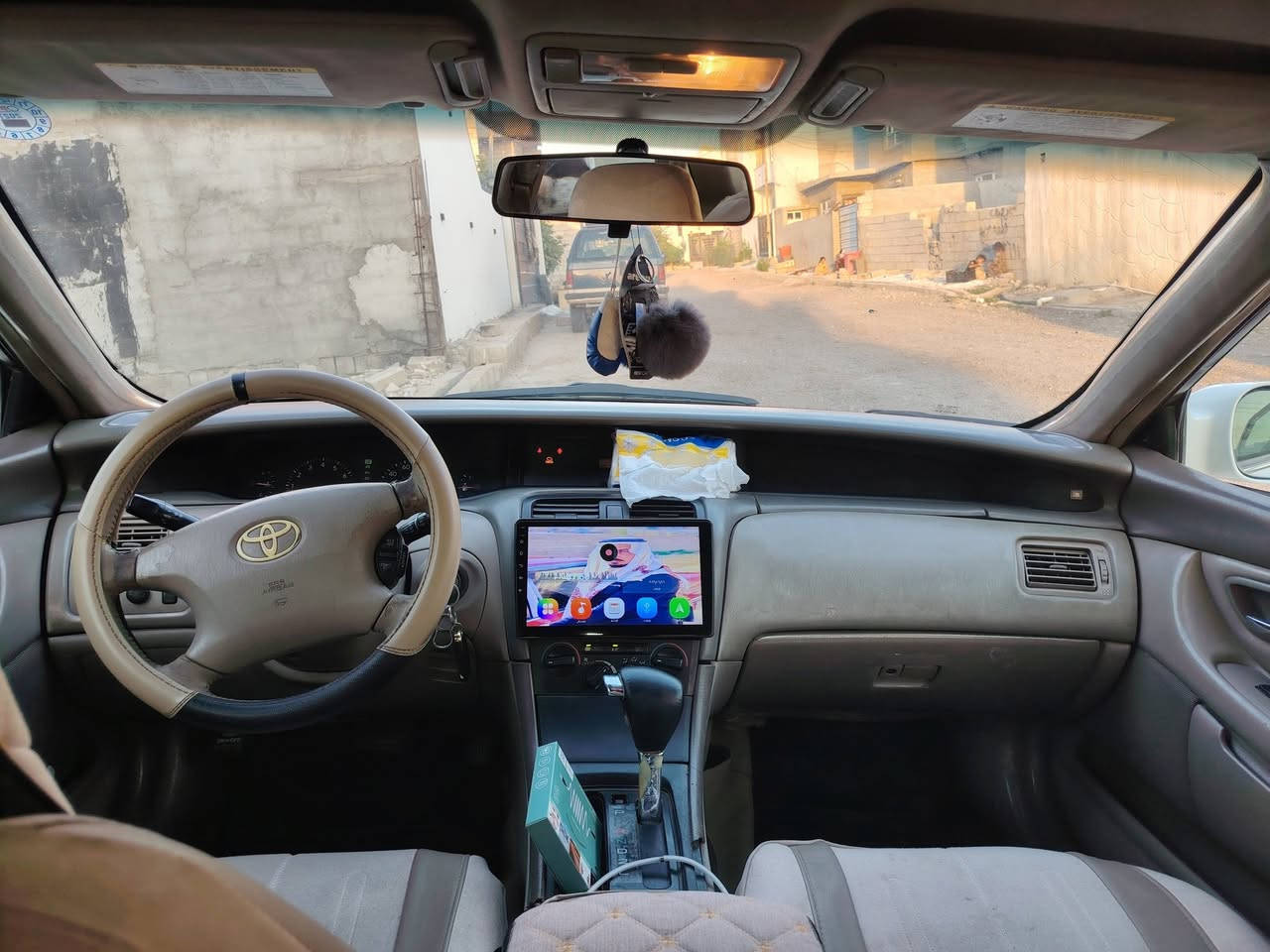 سلام عليكم سياره للبيع افلون موديل 2004 رقم دهوك تحويل ثاني يوم سنويه لل3031مشروع وطني صبغ عام تخم تاير جديد شاشه وقفل مركزي تبريد ثلج افحص وين متريد سبير جديد  (80)بي مجال حك الجيه اتصل عل رقم ***********
