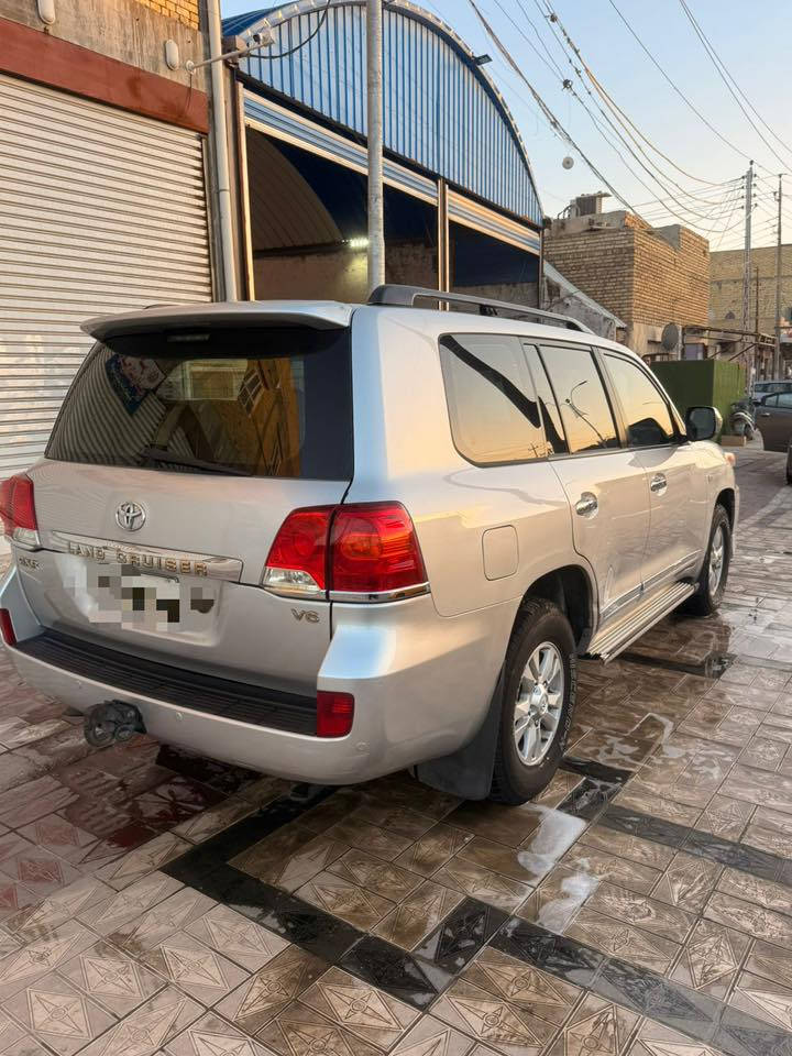 السلام عليكم للبيع فقط لاندكروز. بدون مراوس ادوات دخول جديد. مكينه 6  تماتيك  مكفوله قطعه وحده صبغ

جاهزه مابيهه نقص تخم تاير حداده تبريد مكينه وكير جدد 

السعر 160 

***********
