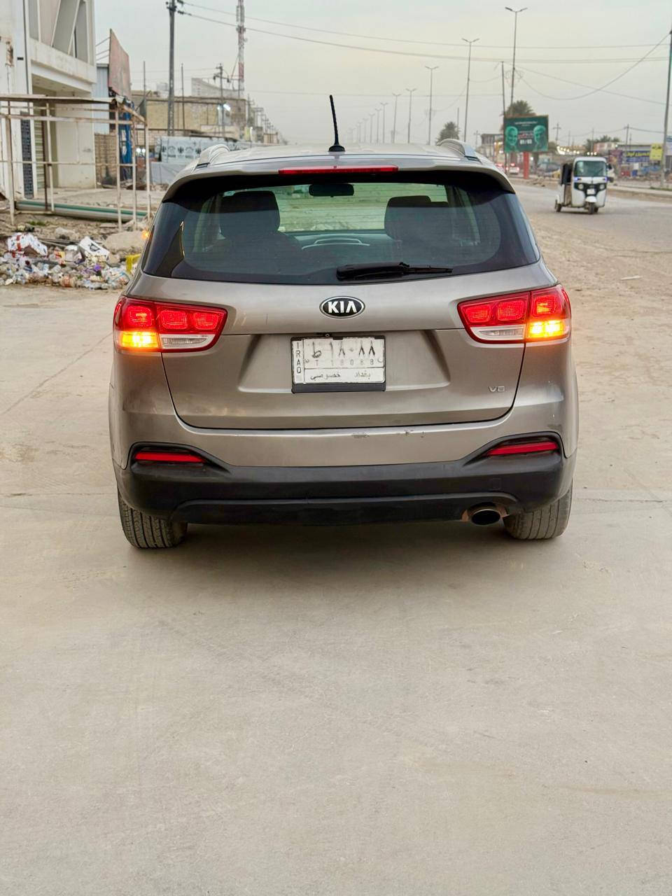 السلام عليكم للبيع سورنتو موديل 2016 وارد امريكي 6سلندر 7راكب سياره جاهزه من كلشي  مكينه كير حداديه تخم تاير كله جديد تحويل مباشر السعر 160بيه مجال المكان الحله بيه 3 قطع بنيد وجاملغ وباب فقط بدون داخل رقم الهاتف ***********
