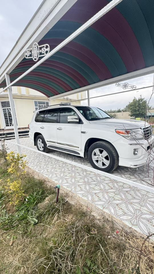 ‏سلام عليكم من رخصت مدير الكروب سياره الاندكروز موديل 2009 مكفوله كفاله عامه فقط بارد باب سائق سياره جديده بمعنا الكلمه سياره مال جناي تريد تحويل تريد وكاله سنويه 29
سياره6 سلندر كير ومحرك شركه سياره جاهزه وبلخير ع ياخذها 
ماشيه 145الف 
السعر 276 وبيها مجال الشراي
العنوان بابل جبله 
الستفسار انتصل 
***********
