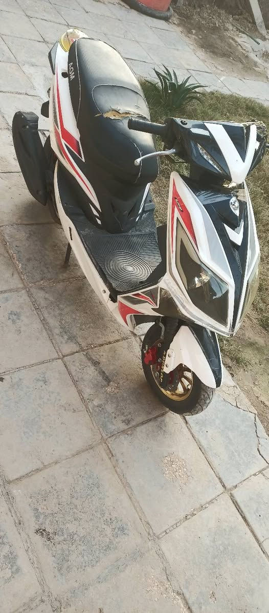 سلام عليكم دراجه سكنس للبيع الكهربايات كله شغاله بس الهندر مايشتغل عاطل  + سلف نكره نازله رمبه  ب 24 سرعه 100 خير من الله شلعه رزانه  السعر 300 وبيه مجال حك الجيه اليريده  خاص مفتوح 🔓مكان حله


**إذا كنت صاحب هذا الإعلان وتريد حذفه لأي سبب، رجاءا أرسل رسالة إلى الدعم الفني**