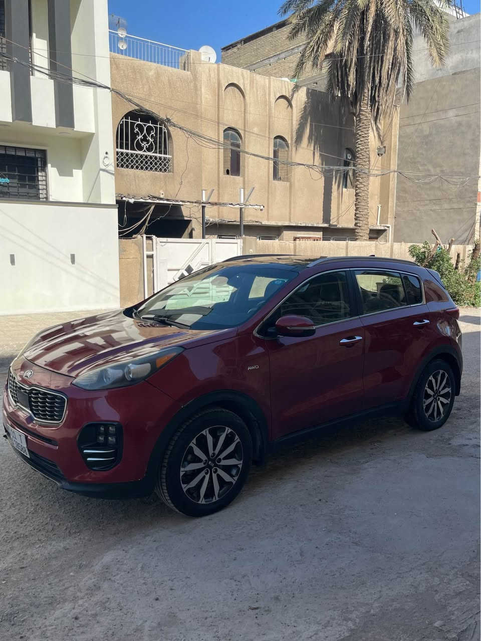 سلام عليكم 
سبورتج 2017  وارد امريكي لون مميز دم الغزال
سياره فول فول فول مواصفات  سياره بيها صبغ بنيد
١- رادار امامي 
٢- رادار جانبي 
٣- حساسات بل دعاميه الاماميه و الخلفيه 
٤- بنوراما 
٥- فور ويل 
٦ نضام نسول منحذرات 
٧- اشاير بل مري
٨- شاشه اندريت اوتو & كار بلي
9-ثلاث انضمه قياده ايكو& نورمل & سبورت 
10- كيل 18 بلادي 
11- تبريد  قطعتين 
12- صندوق كهرباء 
13- مري شفط 
14-مقاعد الاماميه كهرباء 
———- :- ملاحضه  السياره عليه ادامه لل صدر الامامي والخلفي كامل تايرات جديده  منضوه غاز صار شهر من شاده بعده بل ضمان  
——————
🚫🚫🚫🚫شباب السياره بيه صوت بل مكينه ابيع سياره بدون مكينه

الله شاهد الله شاهد سياره نضيفه بس هذه الصوت مال مكينه صار وفاجئني ومجان بل حسبان 
وقررت ابيعها والكاتبه الله يصير 
***********
مكاني بغداد حي القاهرة بغداد, العراق
