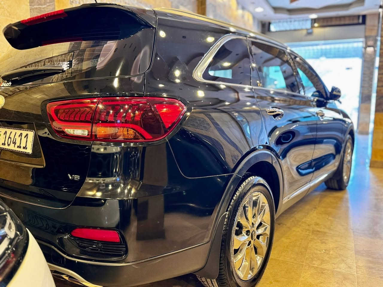 تعليق بكلمة تم ليصلك السعر📥

للبيع لدى شركة فارس الزعيم📣

KIA-SORENTO🔱

بنزين⛽️ 

سنة الصنع 2019 📅 

سورية وليست ادخال🇸🇾

دفع رباعي + امامي

خالية العلام التزام⛔️

سعة المحرك 3500cc☄️

المواصفات

اوتوماتيك .. تيبترونيك .. ABS .. مانع انزلاق .. فتحة سقف .. بانوراما .. بصمات داخلية .. بصمات خارجية .. تثبيت سرعة .. انظمة قيادة متعددة .. كاميرات 360° .. شاشة اساسية .. وسائد هوائية .. كاميرا رجوع خلفية .. مرايا طي .. فرش جلد .. تسخين كراسي امامية .. تسخين كراسي خلفية .. تبريد كراسي امامية .. جنط كروم اساسي .. قنصل خلفي .. 7 مقاعد .. نقطة عمياء .. تحديد مسار .. اطفاء تلقائي .. ذواكر .. اصطفاف ذاتي .. فرام ايقاف كهربائي .. تسخين مقود .. 

والعديد من المزايا والمواصفات.....

تواجد حماة🌐

للاستفسار و التواصل 0934122722 📞


**إذا كنت صاحب هذا الإعلان وتريد حذفه لأي سبب، رجاءا أرسل رسالة إلى الدعم الفني**