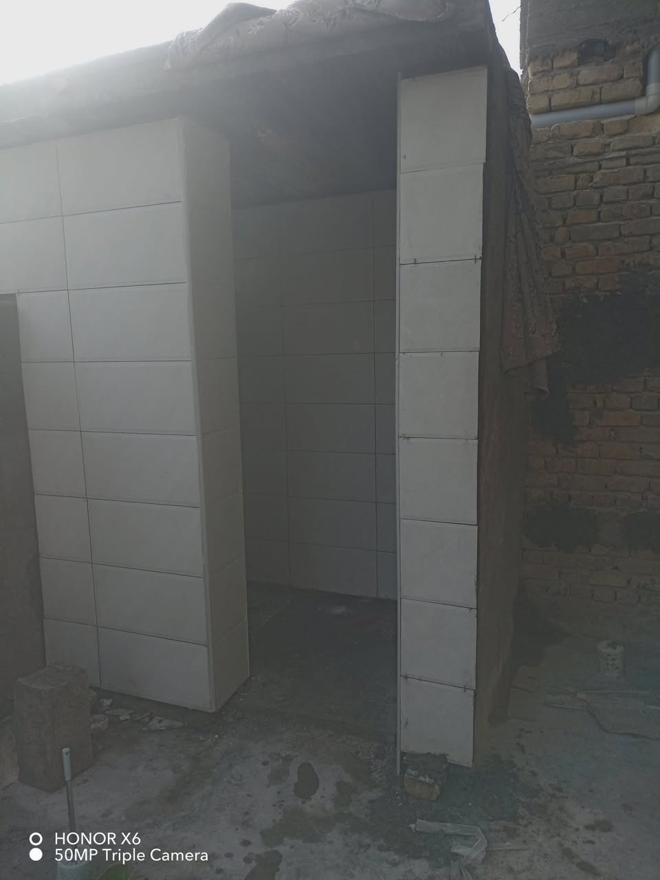 سلام عليكم خلفه تطبيك سيراميك جدران هاذي رقمي *********** متفرغ حالين شتغل على يومي على المتر مكاني سبع البور
