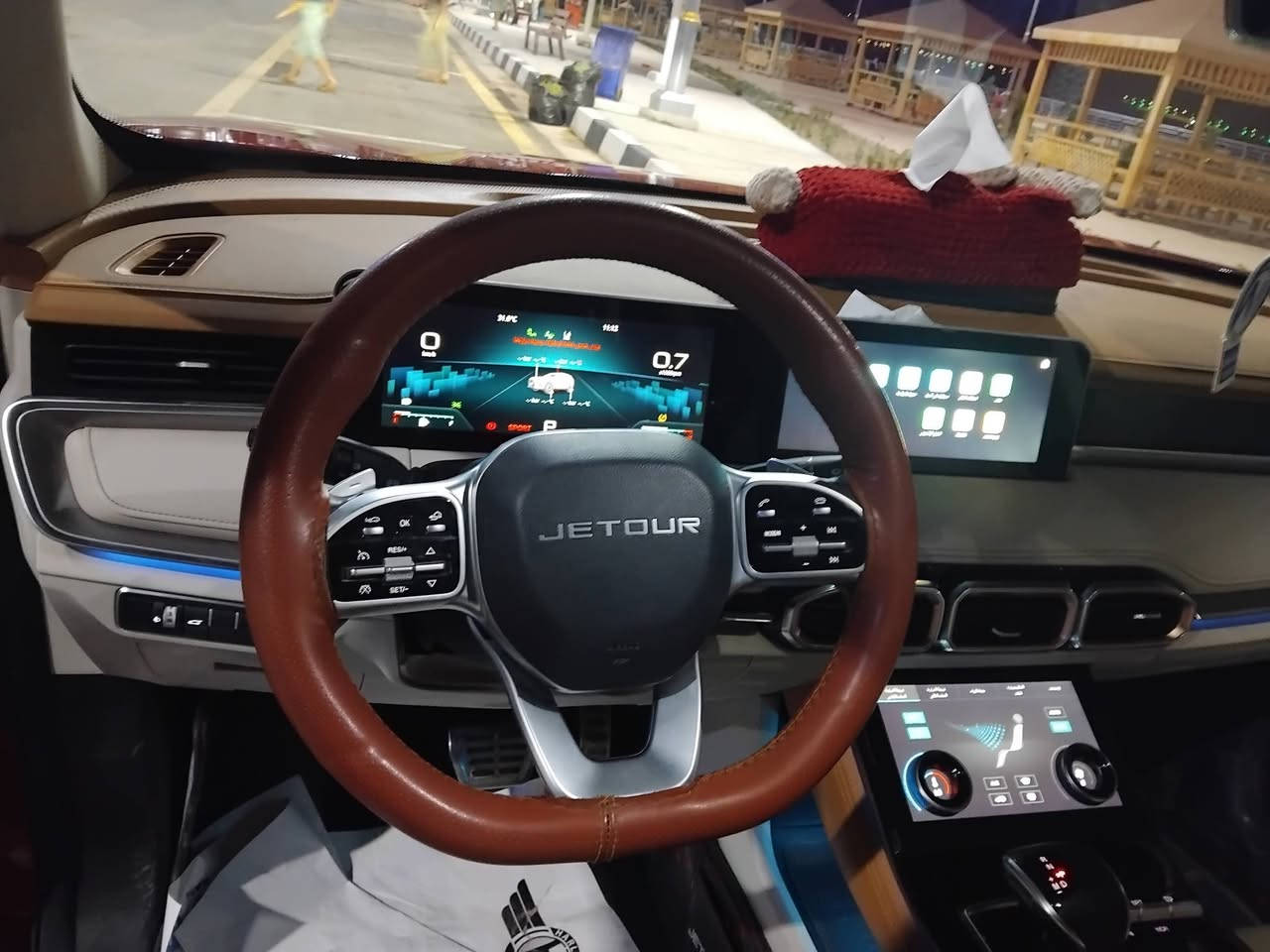 (Jetour X70 Plus)
- فئة Luxury
 موديل2023

السيارة بحالة جيدة ، كاملة المواصفات، ومكفولة من (الصبغ  والبارد والحار ) 

✅ نوع المحرك: 1.6 Turbo

✅ عدد البصمات ( 2 )

🛠️ ادامه كامله للسياره 

 الممشى الحالي : ٥٣٨٥٠ ألف كم فقط.

 الرقم: اربيل (بإسمي والتحويل مباشر).

 📍موقع السياره : الانبار /راوه

💎 أبرز المواصفات والأنظمة:

• السعة: ٥راكب .

• التبريد: شاشه لمس ( قطعتين تبريد بـ 8 فتحات توزيع ) 

• ثلاجة 

• منظومة كاميرات 360° مع رؤية فوقية (3D) 

• حساسات خلفية وأمامية.

الراحة والرفاهية: 

• بانوراما قمارة كاملة

• كشن سائق ولي بصفه  كهرباء وتدفئه وتبريد 

• صندوق خلفي ذكي (فتح وغلق كهربائي)

• 4 جامات أوتو 

• منافذ USB عدد 4 

• شحن لاسلكي للهاتف .

 الأنظمة الذكية: 

• بصمة 

• ابواب ترحيب عند الاقتراب

• ⁠ فتح وغلق السياره تلقائي 

• مرايا جانبية كهربائية (طي أوتوماتيكي مع إشارات بالمري)  .

🛡️ أنظمة الأمان ومساعدة السائق:

• رادار تحديد مسار 

• تنبيه الخروج من المسار.

• نظام النقطة العمياء (Blind Spot).

• مثبت سرعة (Cruise Control).

• هاند بريك دكمة (كهربائي)

• نظام أوتو هولد (Auto Hold).

• نظام مانع الانزلاق 

• وضعيات قيادة متعددة 

• وضعيات تحكم مختلفة بالستيرن.

✔️السياره نظيفة جدا ( استخدام شخصي )

✔️وباقي المواصفات معروفه
السعر ١٥٨$
رقم الهاتف ***********

