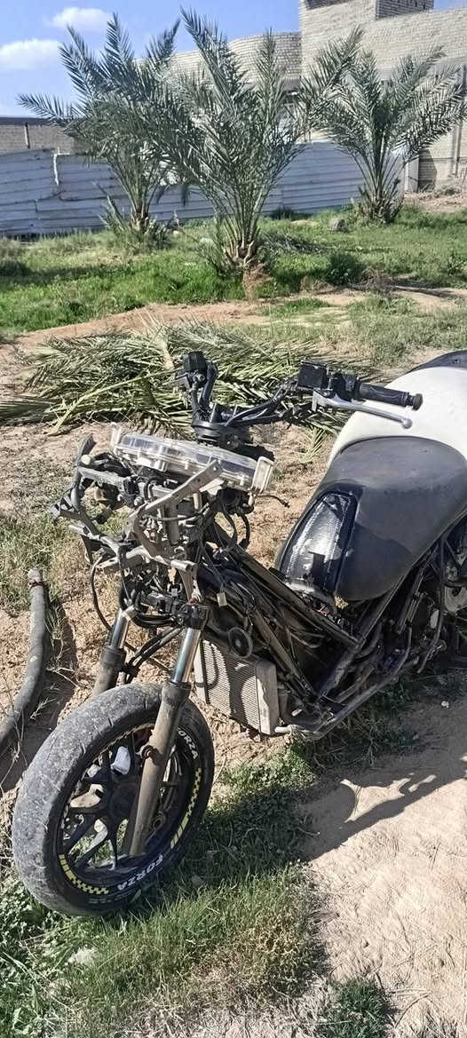 سلام عليكم فورزا 012 للبيع الدراجه تشتغل بس بيها بگن كفراتها وسوادتها موجوده بس يرادلهن ترتيب الدراجه تشتغل وتمشي بس متروكه ابيع كوم ***********
