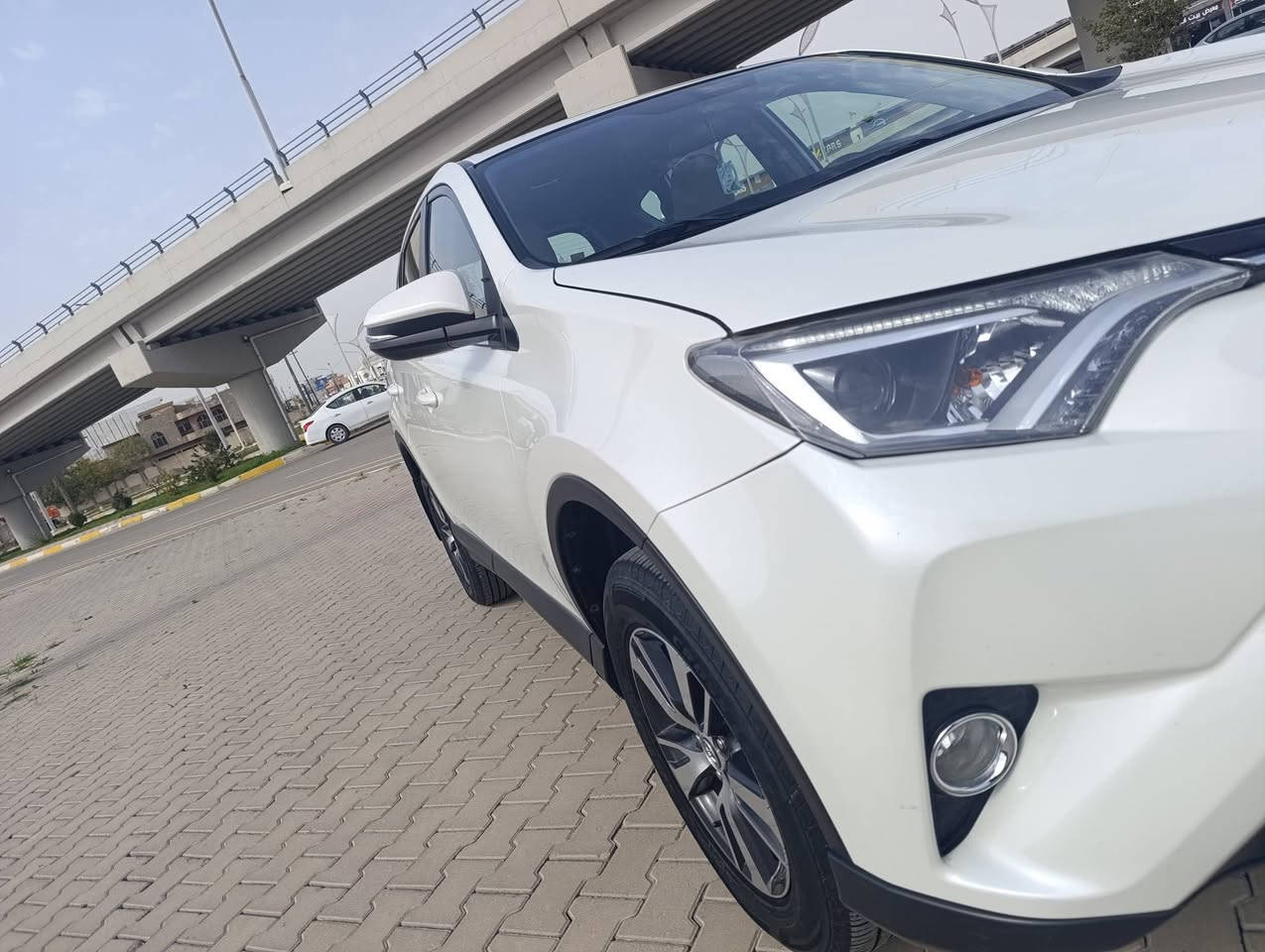 السلام عليكم
راف فور 2018
كلين شركه ساز 
سياره كامل ع وضع الشركه 
فور ويل 
ماشي 130 الف 
ثلاثه انظمه 
سنويه 2028 بسمي
شرط كير والمحرك 
السعر المطلوب 210 بي مجال بسيط
مكان كركوك
***********
