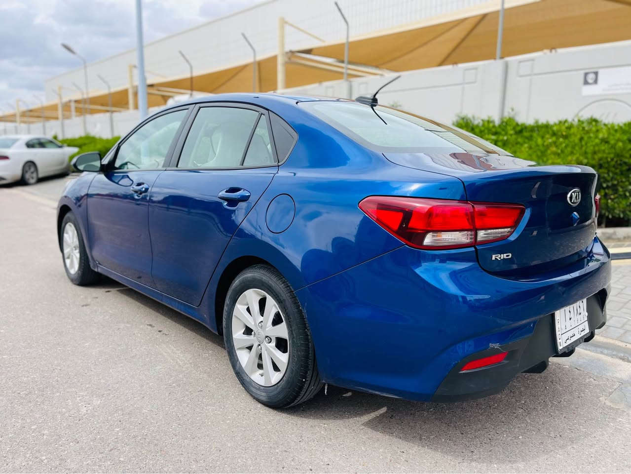 السلام عليكم للبيع كيا ريو موديل 2020 وارد امريكي مواصفات S شاشه جبيره تحكمات فول محرك 1600 دوش سياره حيل جديده استخدام بنيه ماشيه 73 رقم بصره معوقين وهلسنه تخلص حادثهه جاملغ امامي فقط ومبدل والباقي كلهه كفاله السعر 100وهاذا رقم صاحب السياره *********** البصرة, العراق
