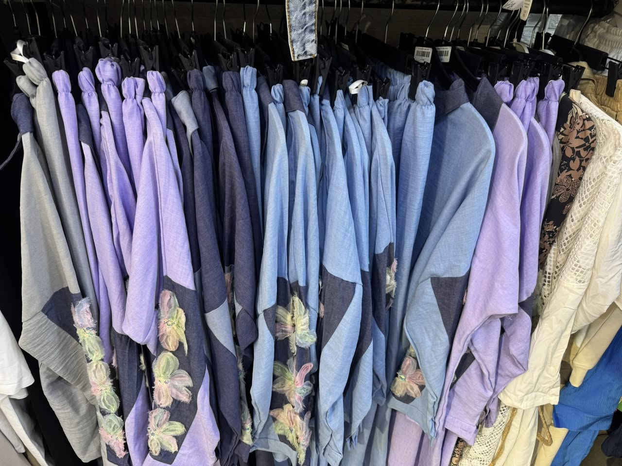 تصفيه بضاعه ثكيله كله تركي وبسعر نص جمله تركيا فساتين قمصان سوتات بناطير حينز عدد 2000 قطعه عنواني بغداد رجاء الموشراي ليكولي ممكن الصور اترجاكم بروح موتاكم الي يدور ب3000 وب4000 القطعه ليطبلي واكون ممنون منكم


**إذا كنت صاحب هذا الإعلان وتريد حذفه لأي سبب، رجاءا أرسل رسالة إلى الدعم الفني**