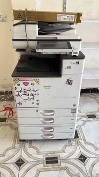 طابعة ريكو ليزرية ملون و أسود و ابيض استنساخ طباعه نظيفة جداً وواضحة  ...