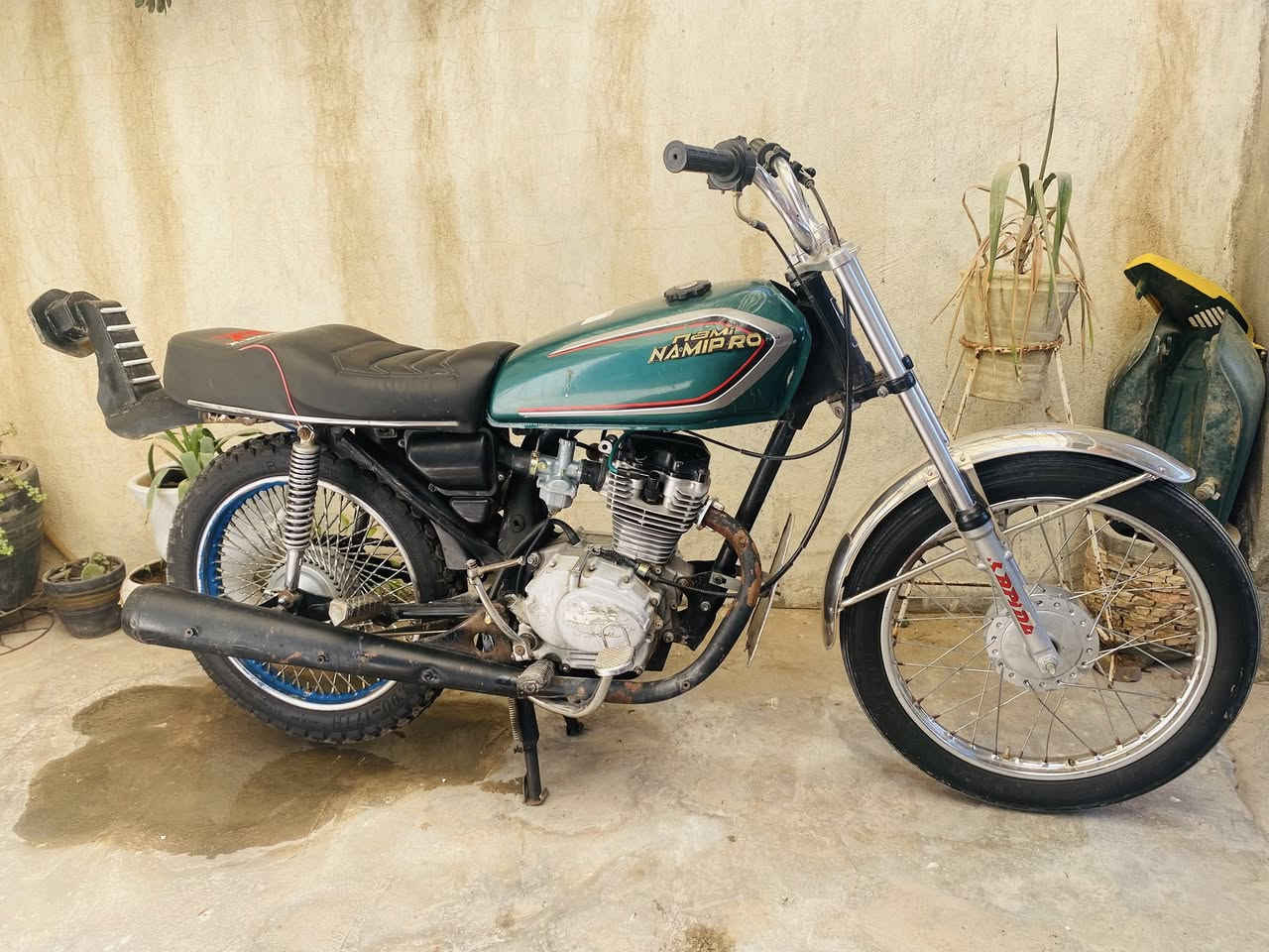 نامي برو موديل 18 اوراق دراجه حلوه بدون عيب سعر 350 وبي مجال بسيط ***********
