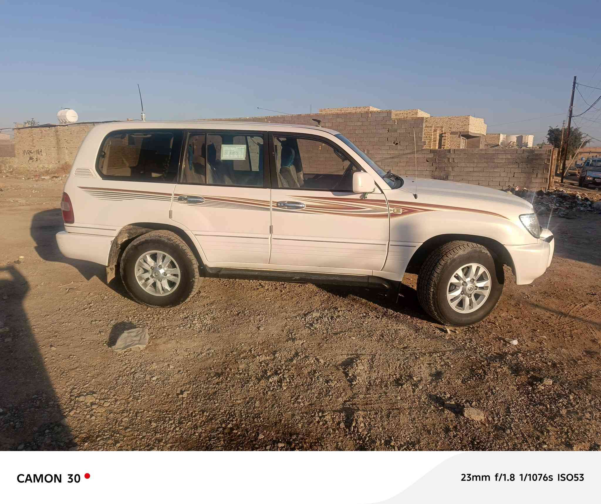 السلام عليكم
الاندكروز موديل 2000 بغداد سيارة جديده 

مكفولة من كلشي بس مصبوغة حزام جمالية

مكفولة من ضربة من كص من لحيم مكينة 8 سلندر بل باكيت منزليهاا جديدة كير اوتماتيك دفع رباعي شغال 

سيارة ب اسمي سنوية الى 29 تبريد خمس قطع ثلج كهربايات كلها شغالة 
سيارة نضيفة بمعنى الكلمة تخم تاير حتة السبير جديد 
عنوان السيارة بغداد فلكة حي النصر 

الرقم ***********
