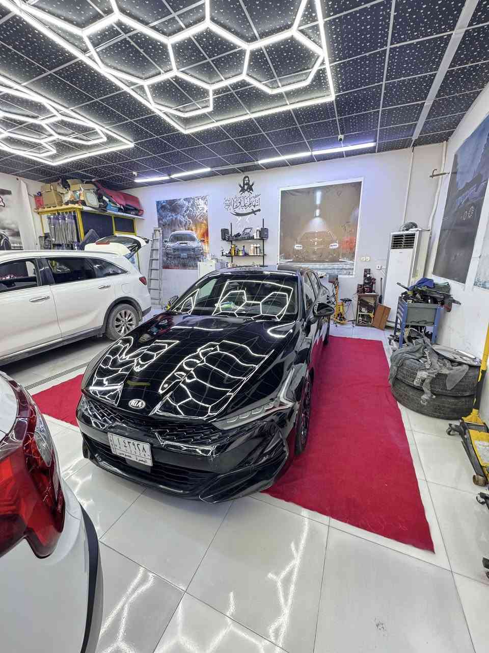 السلام وعليكم
K5 للبيع 

موديل 2021 

فئة الGt line

الممشى 98الف كيلو 

وارد امريكي 

حادثها بنيد ودعاميه بس ما واصل للعرضانيه 

نكدر نكول ( خفيف ) مو قوي 

السياره جديده شوفت عينكم 

الون اسود 

الرقم بصره معوقين وكاله بسمك ثاني يوم الشراء

السياره كير مكينه تايرات حداده كلهن مكفولات 

السعر 170 وبيها مجال بسيط للطيبين 

الرقم للأستفسار ***********
