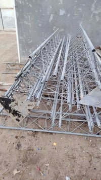 يتوفر حديد كرستا وعمل في جميع المحافظات وتنصيب وتفصيخ ونقل رقمي 078737...