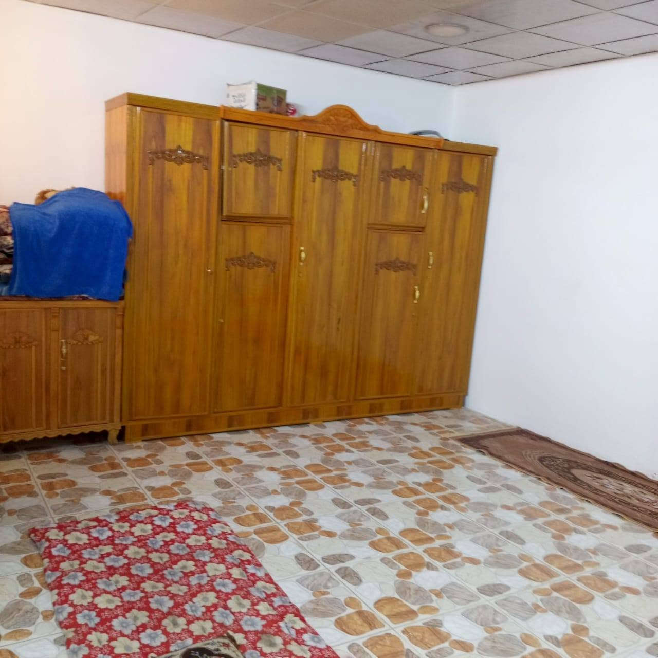 السلام عليكم عندي بيت مساحته 130 خدمات ماء و مجاري 
العنوان بغداد العبيدي شارع عشرين قريب على كاع أبو علي الدراجي 
زراعي 
السعر 60 وبي مجال 
***********

