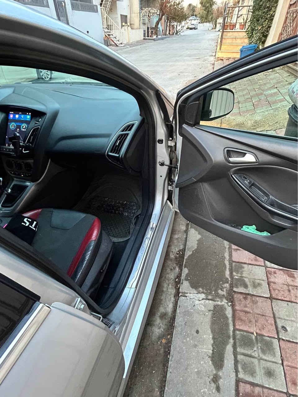 موديل 13
سنويه 2030 بسمي
كير عادي 6 نمره 
محرك 1.5 تيربو ST
تدفئة تبريد ❄️ 
تخم تاير جديد
حجربيئة جديد اصلي
كشن هيتر كهربائي
مرّي كهربائي 
حادث جاملغ وبنيد 
بدون دواخل ولا شاصي  
مراوس اتوماتيك حسب القناعه 
واتساب ***********
S.      D السليمانية, العراق
