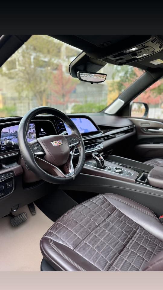 كاديلاك 2023 اسبريسو 36 سماعه وكاله
المنصور داخل الضمان مغله كلها PPF 
ضمان 15 سنه اصلي بغداد كفاله عامه 
جديده جدا السياره ماشيه 26km .... 🍁
---------------------------------
المواصفات اعلى فئه 1/1 خليجي 
بصمه 
بانوراما 
جكات 
سماعات 36 
كراسي مساج 
رادار نقطه توقف 
عدد كامرات 5 
عدد شاشات 3 
كراسي كهرباء 
كراسي تدفئه 
كراسي تبريد 
تشغيل عن بعد
جنطه كهرباء 
خزن ميموري 
شاشه ديجيتال 
هند بريك بصمه 
دوس كهرباء 
الى اخر السياره غنيه عن التعريف 
............................................................
 ترهم بيع او مراوس للجناي فقط يتصل او 
واتساب : ***********
