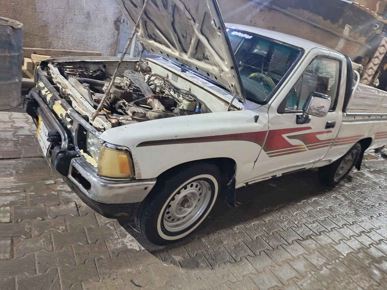 موديل 95مصبوغه جماليه رقم واسط سنويه لغايت 28 كير محرك اكسن شاصي كله مكفول سدر جديد  تخم تاير سياره ماناقصهه اي شي موجوده في محافظة ميسان قضاء علي الغربي ***********
