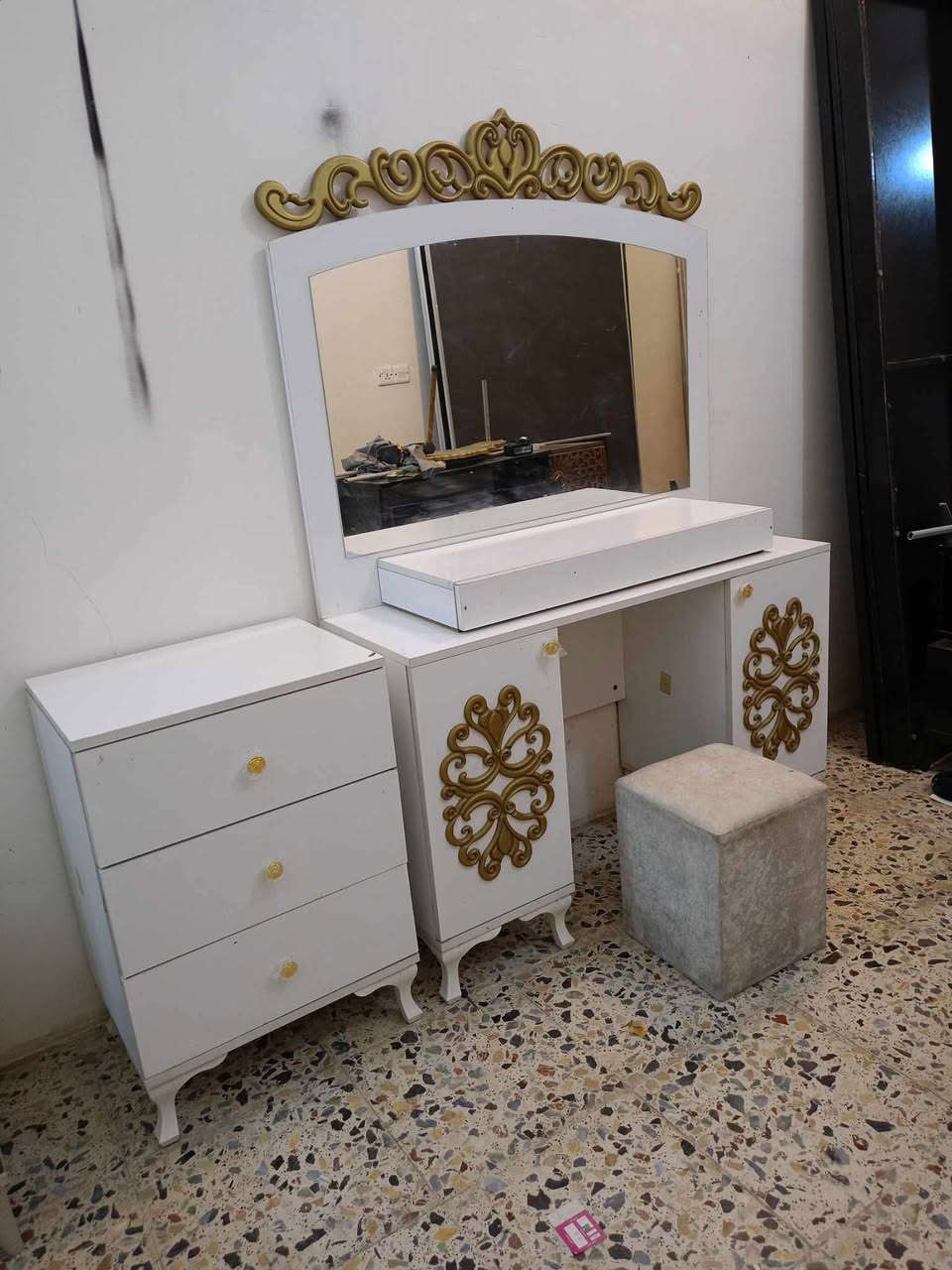 غرفة تركي 🇹🇷 مستخدام 8قطع  ✨✨
نضافه 90 💯
ابواب  💖
السعر 750 💖💸
مع شد🪛 ونقل 🚚  مجاني  داخل بغداد  محافظات بكروه


**إذا كنت صاحب هذا الإعلان وتريد حذفه لأي سبب، رجاءا أرسل رسالة إلى الدعم الفني**