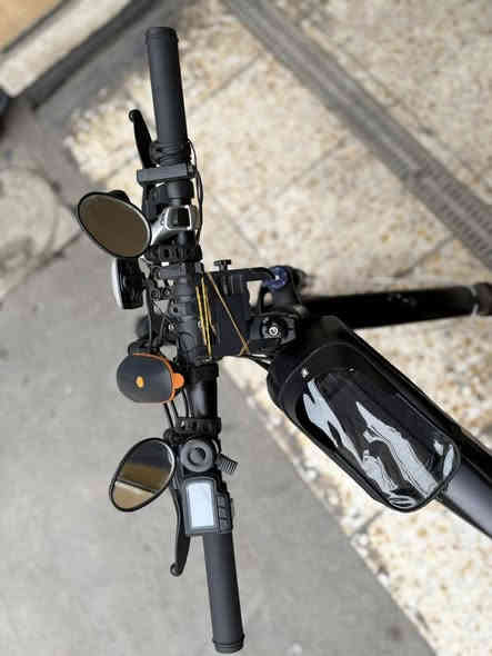 السلام عليكم
باسكل شحن للبيع 

اخو الجديد 

دبلات امامي

7نمر كير 

شحنه يمشي 50 كيلومتر

سرعته 25

يشتغل سكليتر شحن 

او مساعد ويه الباير

او باسكل عادي 

سعره 575

رقمي ***********
