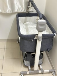 للبيع كاروك اطفال كهربائي بيه موسيقى و 5 درجات هز  اخذته من بيت النونو...