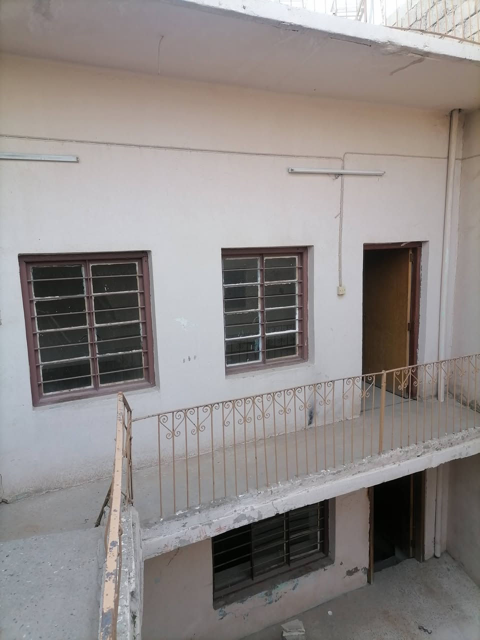 السلام عليكم 
بيت للبيع منطقة العگيدات  خلف دائرة البطاقة التموينيه
المساحة/114م شرقي كاشي استقبال وغرفة طابق ارضي وغرفتين طابق ثاني 
السعر/65 قابل للتفاوض.
لتفاصيل اكثر مراسلة الصفحة او الاتصال بالرقم
***********
