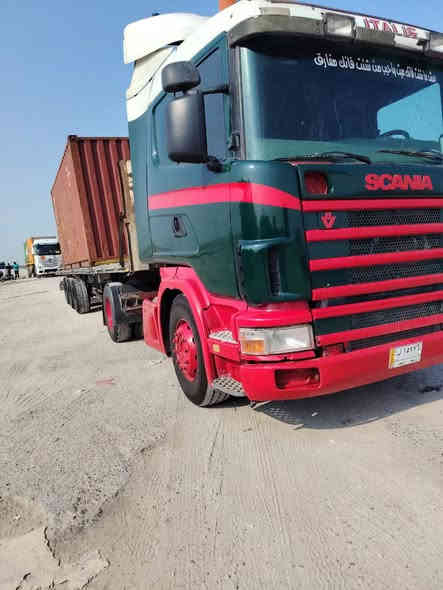 سكانيه للبيع 2003  محرك انجكتر خطين. كير 4*4 رقم واسط تحويل  تخم تاير عربانه 3محاور حرفش   تبريد ثلج  مكفوله كفاله عامه. سعر 215  وبيه مجال مكان بابل جبله   
***********
***********
