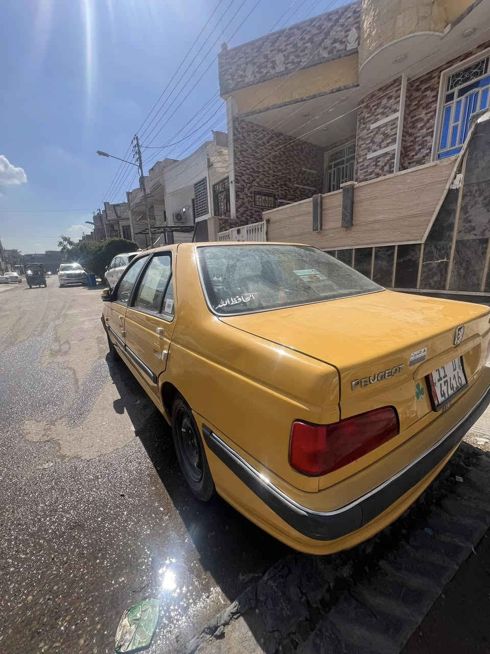 السلام عليكم بيجو بارص 2015  بسمي تحويل ثاني يوم بيها بنيد مصبوغ والجاملغ الايمن الامامي بي شبر بارد  فقط السعر 45 وبيها مجال سياره مابيه نقص كبل للشغل المكان بغداد البلديات حي تجار  
الاستفسار الاتصال :***********
وتساب:***********
