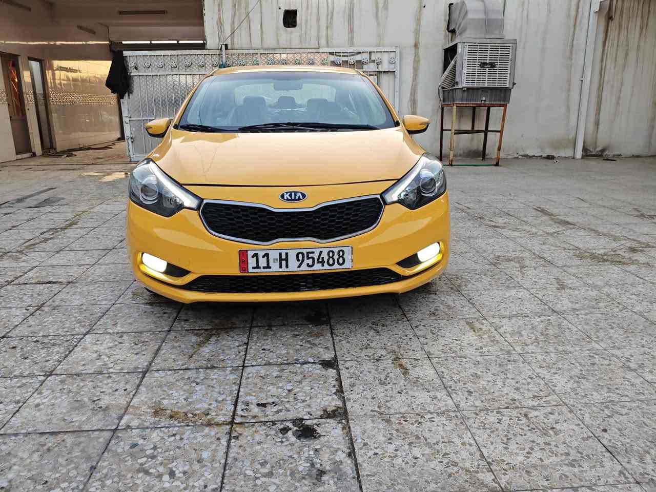 السلام عليكم فورتي 2015 رقم بغداد بسمي وارد امريكي حادث بنيد معه جاملغ امامي بدون دواخل شواصي مكفولات سيارة جديدة وجاهزة محرك كير مكفولات صدر امامي خلفي جديد تخم تاير جديد للاستفسار *********** السعر 100 ورقة مكان بغداد
