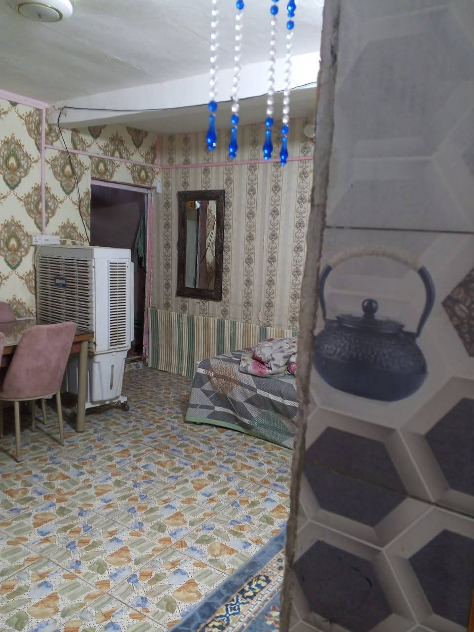 بيت للبيع طابو صرف مساحة ١٠٠م واجهة 5نزال 20بي استقبال ومطبخ وصاله وغرفة وحمام داخلي وخارجي التبليط وصلة المكان نهاية شارع ستين على المشروع بلفرع البيت سيراميك ارضيات وجدار السعر الاتصال على الرقم ***********
