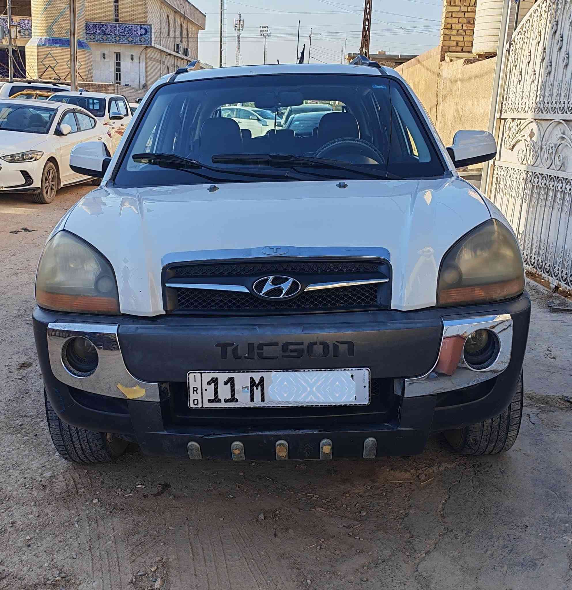 توسان 2009 رقم بغداد
مكفولة من الحادث والتبديل والصبغ 

هزة جديدة بشهر الثالث الرقم الحديث

بيها رصعات بسيطة موضحة بالسونار المرفق بالصور 

وبيها رصعة يم البگلايت صارت بعد السونار صورتها مرفقة ايضاً . 

عداد المسافة (٢٠١٫٠٨٥) 
كشنات جلد . 
فتحة بالقمارة . 
تبريد شغال . 

مكان السيارة (بابل_حلة) 

سعرها ١١٣$ والشراي ما اقصر ويا . 

للتواصل واتساب او اتصال مباشر (***********)
