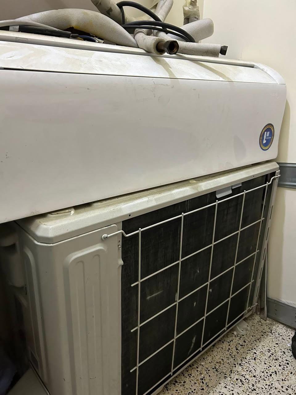 السلام عليكم سبلت طنين ميديا استخدام 3 اشهر وبعده ضميته اخو الجديد بعده ضميته كل نقص مابي ولا داخل تصليح تعال شوفه بعينك السعر450 الف  مكاني بغداد الشعب السلام عليكم سبلت طنين استخدام 3 اشهر بعده فتحته وضميته آخو الحديد مابي ي نقص السعر 450 مكاني الشعب ***********
